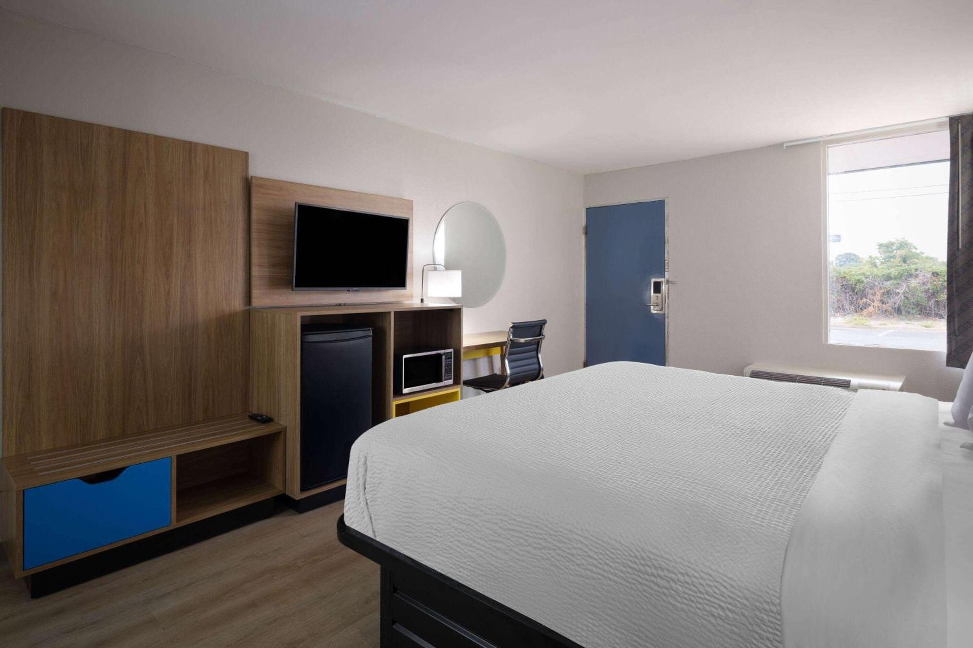 Days-Inn By Wyndham Montgomery I-85 Kültér fotó